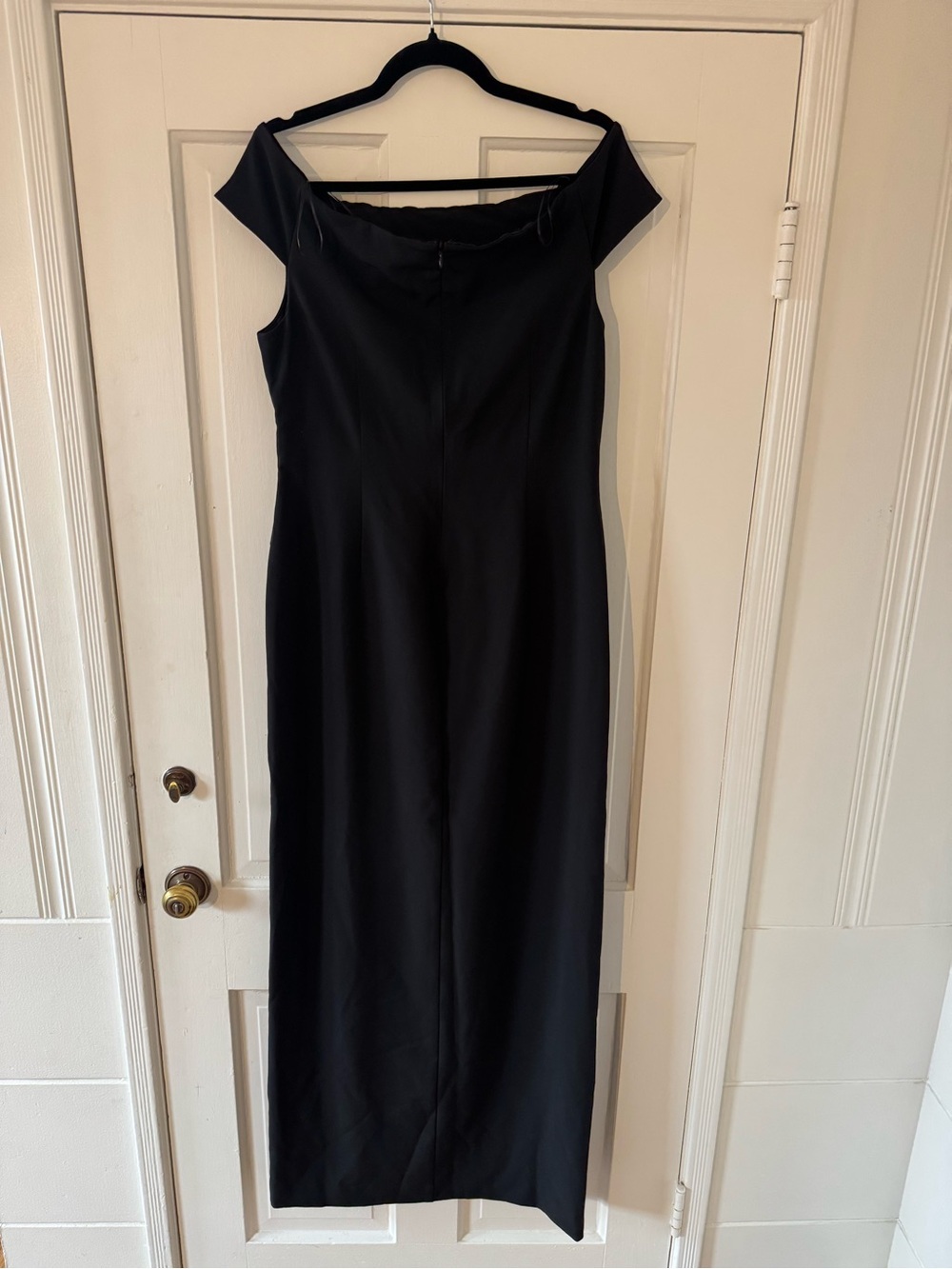 Ralph Lauren Elegant Black Off-Shoulder Twist-Waist Evening Dress - Picture 6 of 8